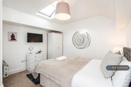 6 bedroom terraced house to rent - Photo 3