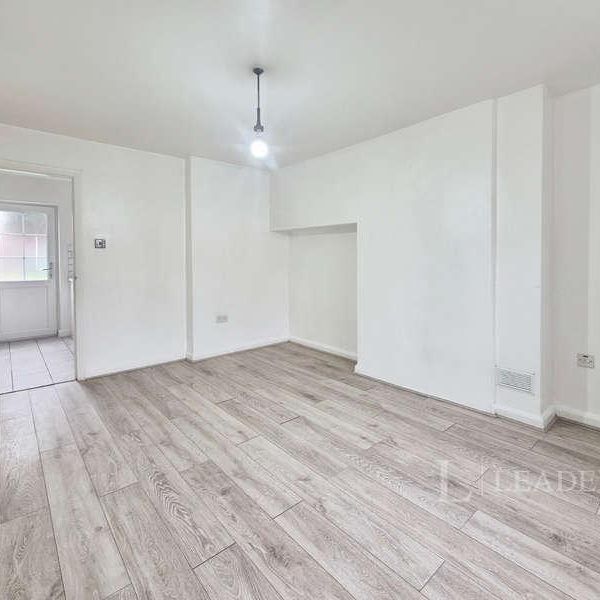 West Avenue, Chelmsford, CM1 - Photo 1