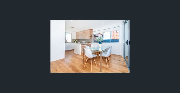 Ultra Contemporary Designer Living - Photo 1