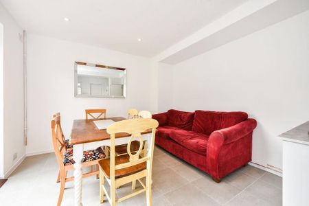 6 bedroom semi-detached house to rent - Photo 2