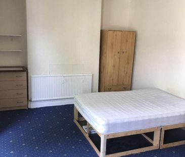 4 bedroom house to rent - Photo 3