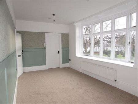 3 bedroom flat to rent - Photo 3