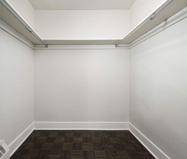 75 Thorncliffe Park Dr - Photo 4 | Rentumo