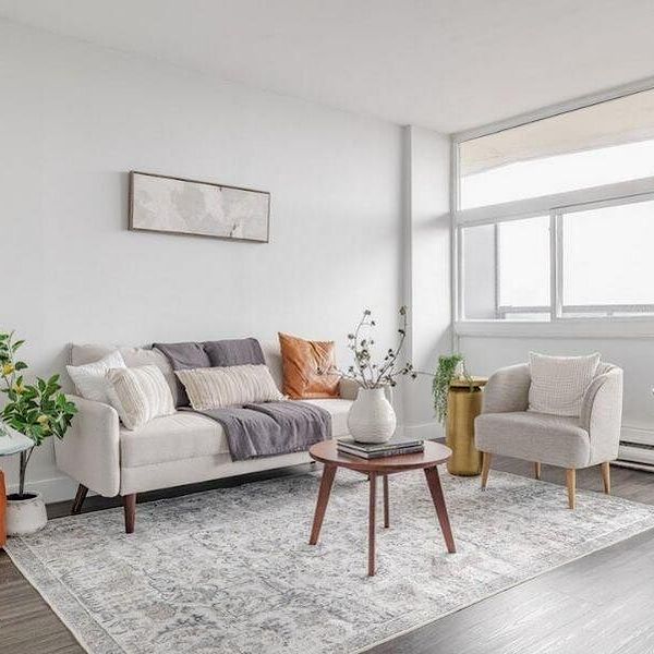 324 Cambridge Street N - Photo 1