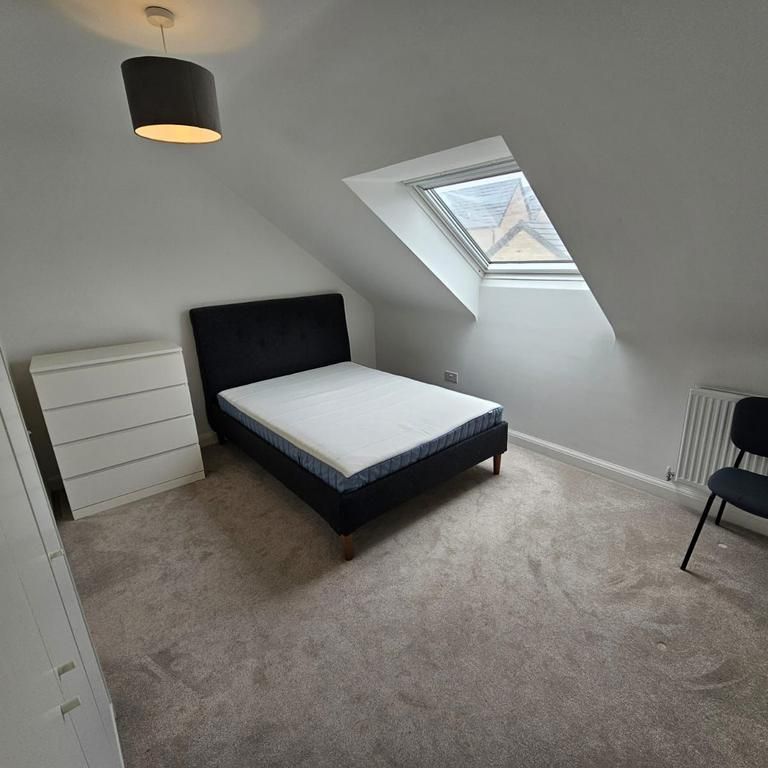 1 bedroom in a house share to rent - Photo 1