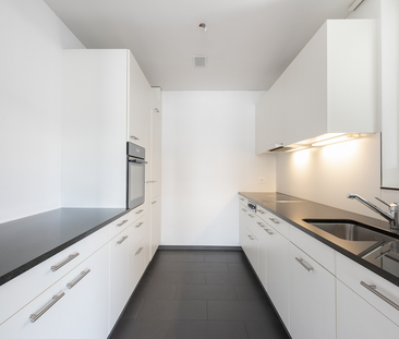 4.5-Zimmer-Wohnung mit Balkon und Einstellhallenplatz - Foto 3