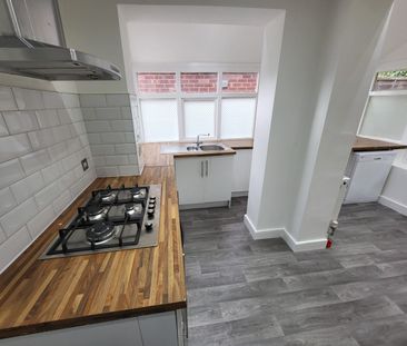 3 Bed Semi-Detached House, Castlewood Road, M7 - Photo 3