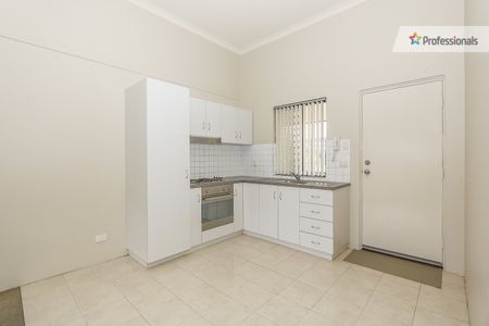 TIDY 2 BEDROOM IN SECURE COMPLEX - Photo 5