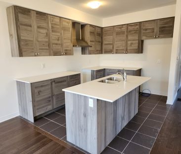 For Lease - 8 Brixham Lane, Brampton, Ontario - Photo 4