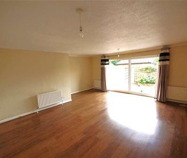 Tower Court, Ongar, CM5 - Photo 1