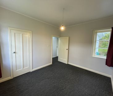 Family Home in Karori - Photo 6