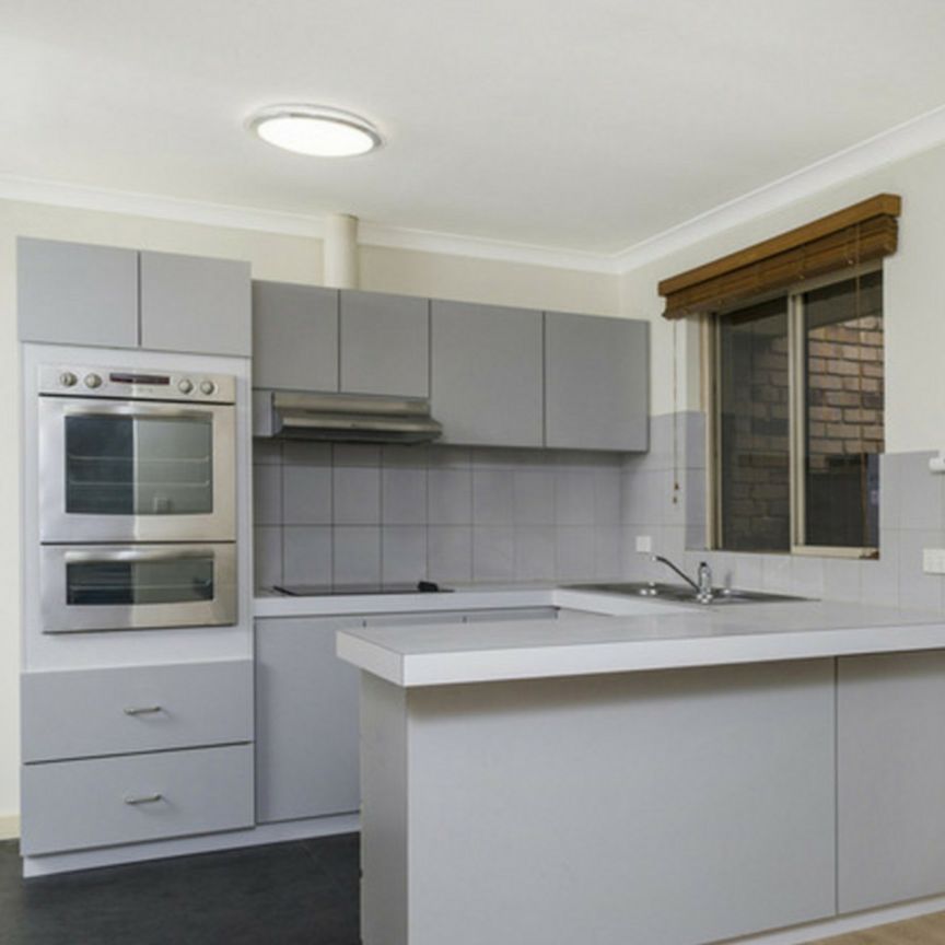 Delightful Villa in Prime Location - Photo 1