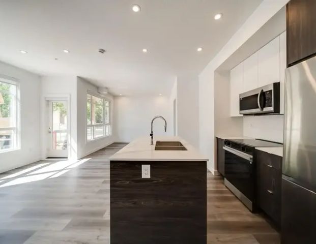 G4 | 10015 113 Street, Edmonton - Photo 1