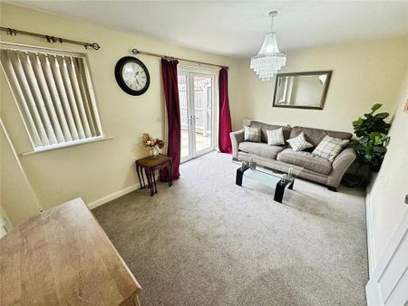 3 bedroom end of terrace house to rent - Photo 4