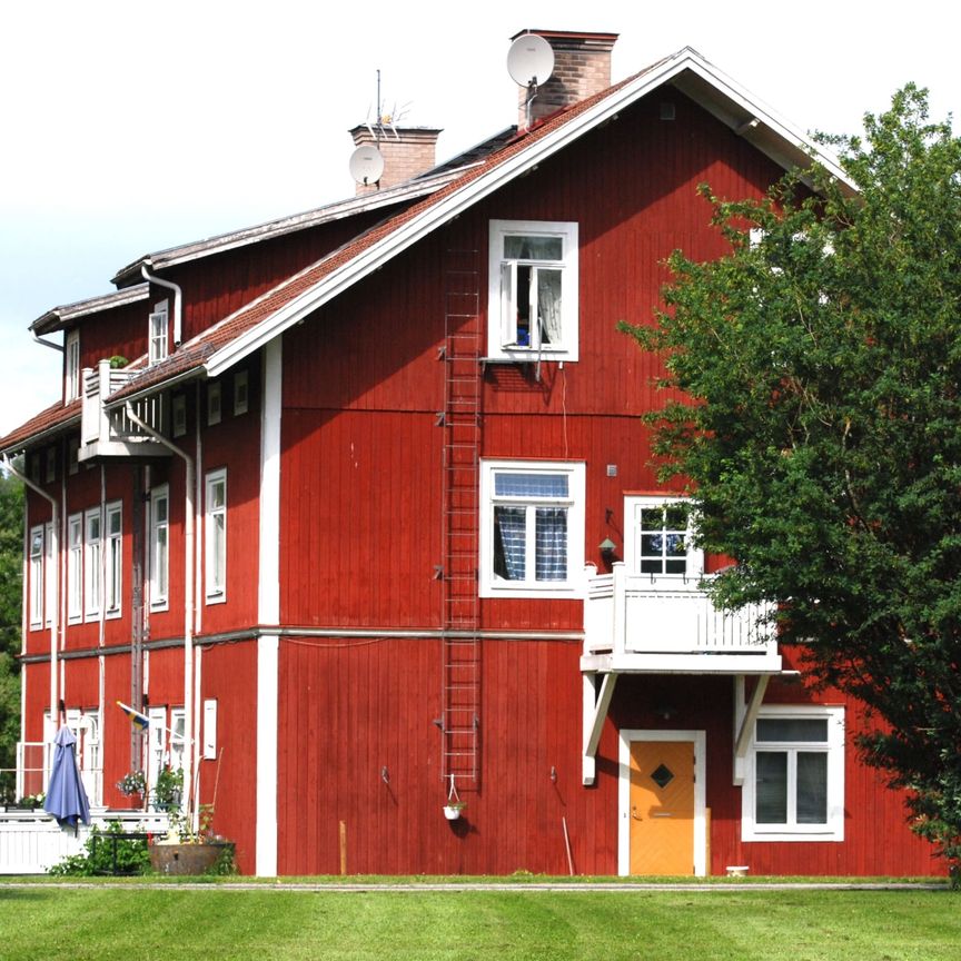 Järnvägsparken: Trea högst upp i huset - Foto 1