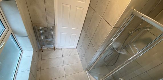 Room in a Shared House, Hastings Street, LU1 - Photo 2