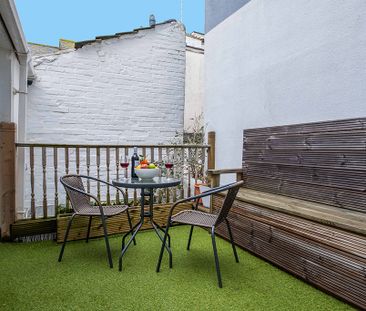3 bedroom house to rent Little Western Street, Hove, East Sussex, BN3 - Photo 2