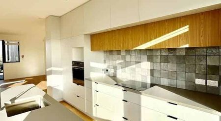 Modern 2 Bedroom Apartment with Premium Featur... - Photo 4