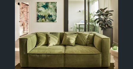 Cleverly Designed 2 Bed 2 Bath Apartment in Fitzroy North - Photo 3