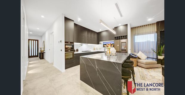 4-Bedroom Luxury Home with Dual Master Suites, 2 Living Areas & 2 Kitchens in Prime Donnybrook Location - Photo 1