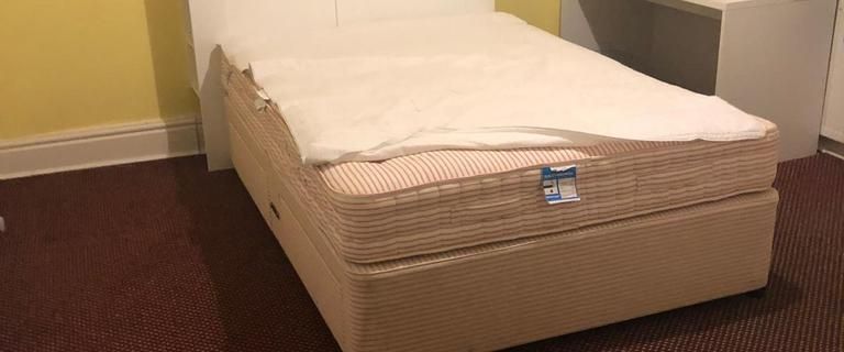 1 bedroom in a flat share to rent - Photo 1