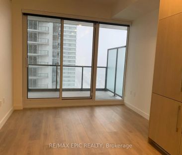 85 Mcmahon Drive #1815 - Photo 1