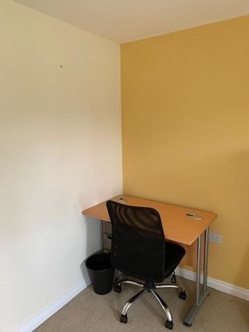 Wood Mead, Bristol - Photo 4