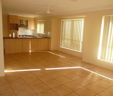 14 Lake Manchester St, Logan Reserve QLD 4133 - House For Rent | Do... - Photo 5