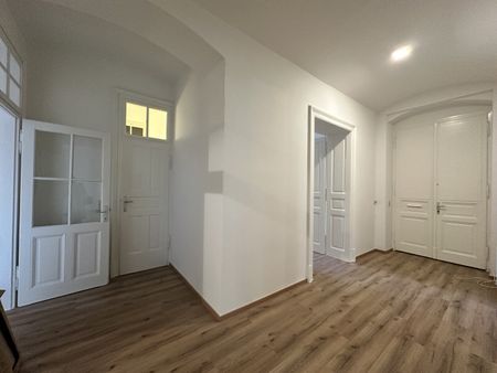 ERSTBEZUG nach Teil-Sanierung – 3-Zimmer-Altbauwohnung mit separater, geräumiger Küche gegenüber direkt am Hasnerplatz im Grazer Bezirk Geidorf– 3er-WG geeignet - Photo 5