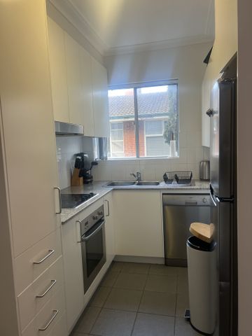 Spacious 2 Bedroom apartment - Photo 2