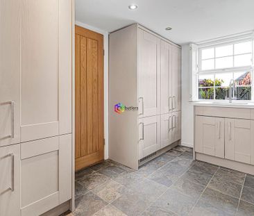 5 bedroom end of terrace house to rent - Photo 2