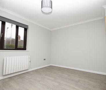 Plested Court, Stoke Mandeville - Photo 2