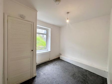 4 bedroom terraced house to rent - Photo 4