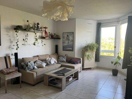 Location Appartement 3 pièces 71m² LYON 4ème - Photo 2