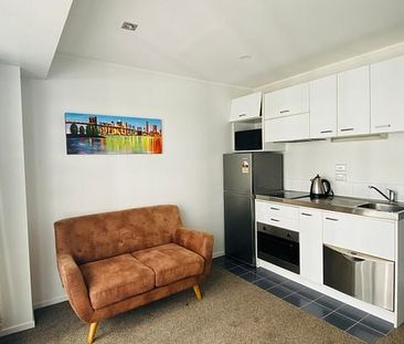Premium location 2 bedrooms apartment - Photo 5