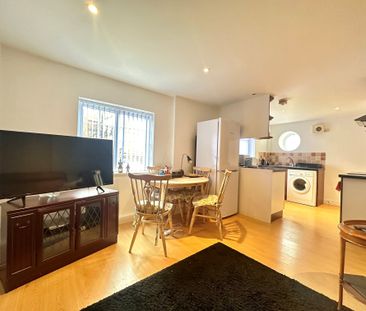 1 bedroom flat to rent - Photo 2