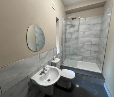 1 bedroom in a flat share to rent - Photo 6