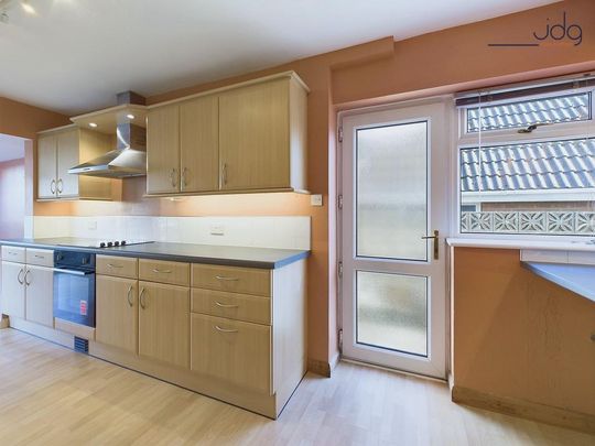 4 bedroom detached house to rent - Photo 1