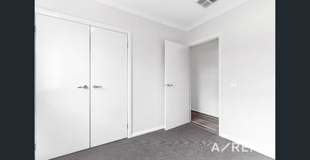 4 Bedroom house with Modern Comfort in a Prime Arcadia Estate Location - Photo 5