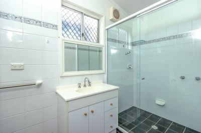 Charming Home In Prime Location! - 6 Months lease Only - Photo 4