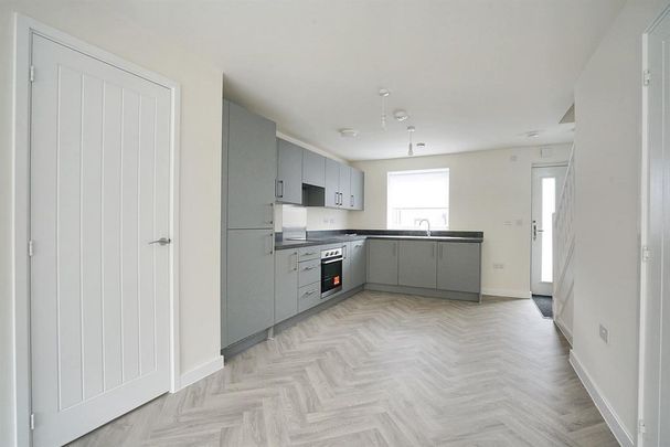 2 bedroom semi-detached house to rent - Photo 1