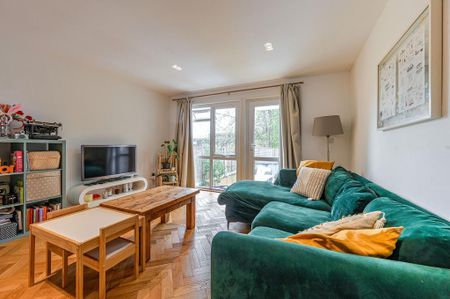 4 bedroom end of terrace house to rent - Photo 3