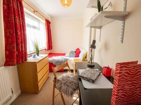 Clement Close, Canterbury, CT1 - Photo 4