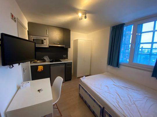 Studio Flat, Old Fire Station Apartments, SE10 - Photo 1