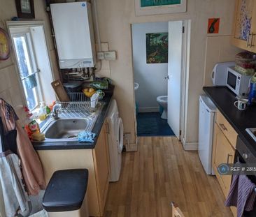 3 bedroom terraced house to rent - Photo 6