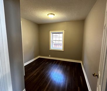 For Lease - 86 Bond Crescent, Richmond Hill, Ontario - Photo 4