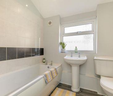 3 bedroom terraced house to rent - Photo 6