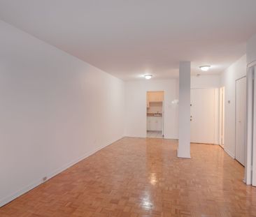 2400 Van Horne - Photo 1