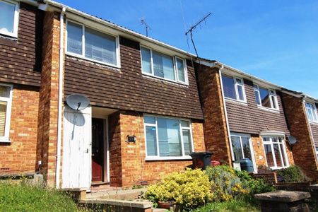 3 bedroom terraced house to rent - Photo 2