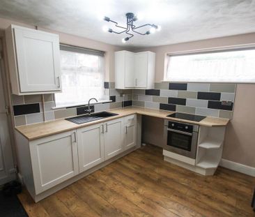 2 bedroom house to rent - Photo 1